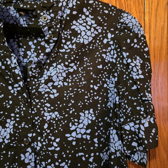 WHO WHAT WEAR Black & Light Blue Abstract Floral Button Down Blouse Size Large - Picture 8 of 15